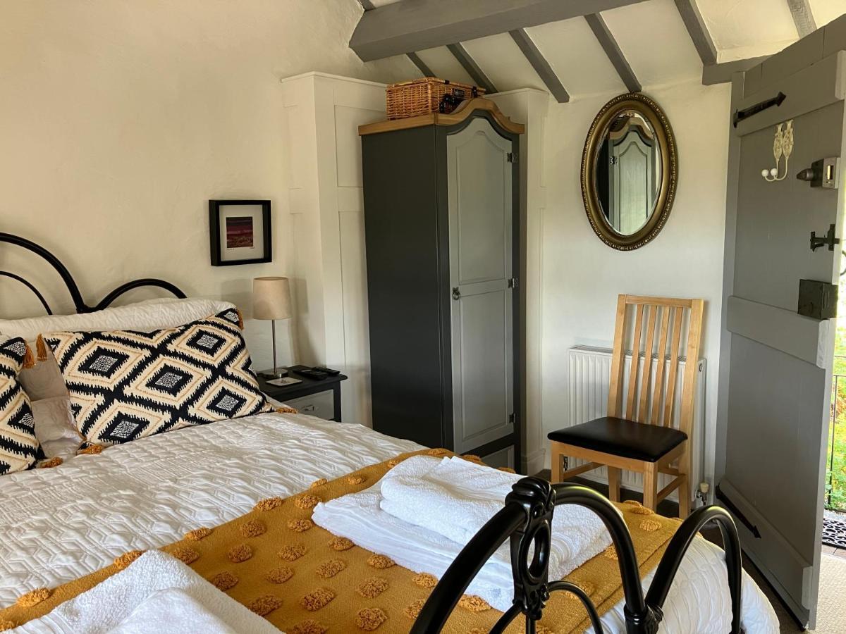 Bed and Breakfast Hares Hideaway At Coed Moelfa Corwen Exterior foto